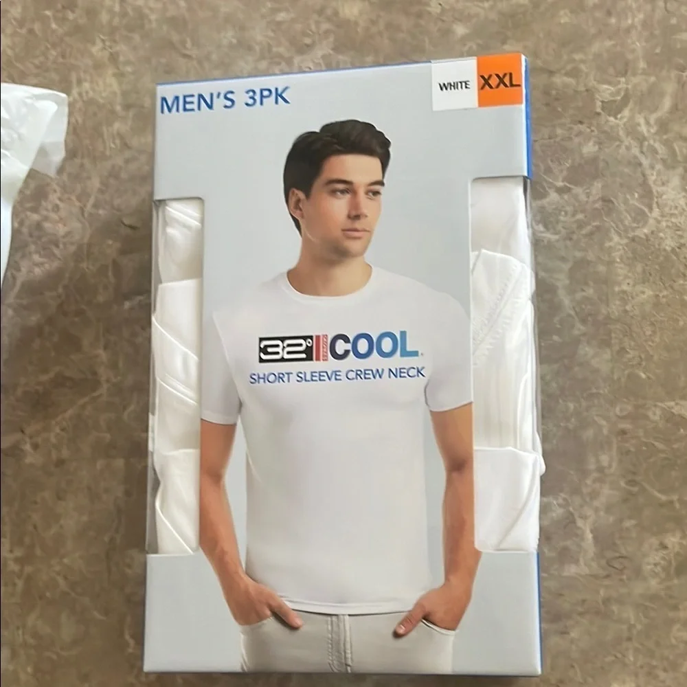 32 Degrees Men's White Crew Neck T-Shirt 3-Pack